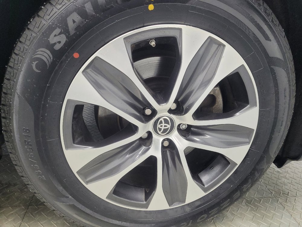 Used 2022 Toyota Highlander XLE image 31