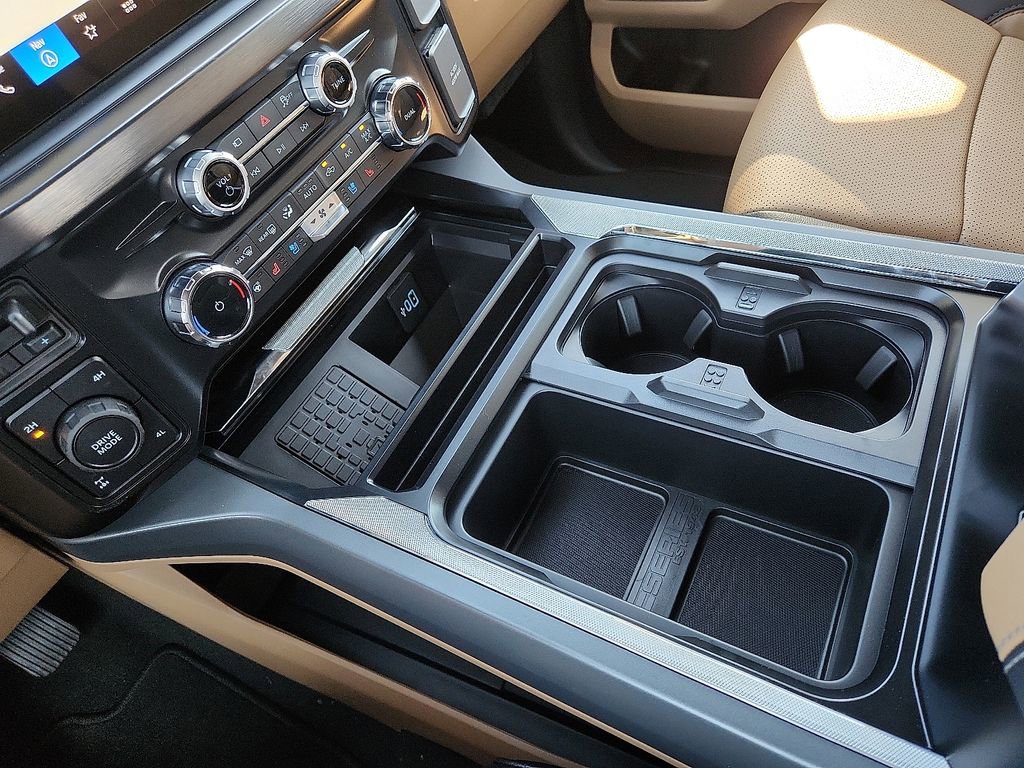 New 2025 Ford F350 Lariat w/ Lariat Ultimate Package image 24
