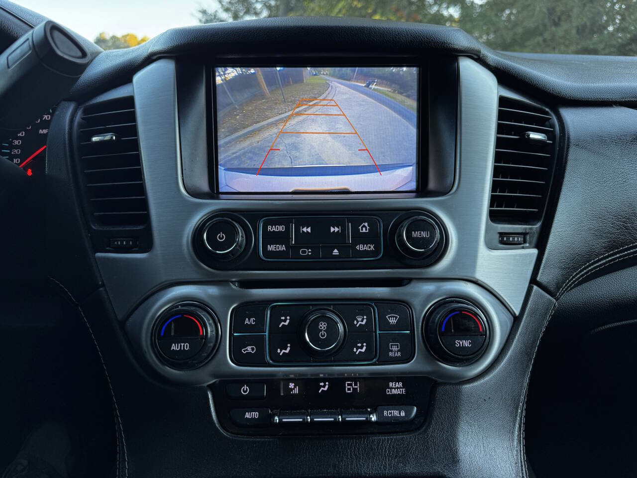 Used 2017 GMC Yukon SLE w/ SLE Value Package image 14