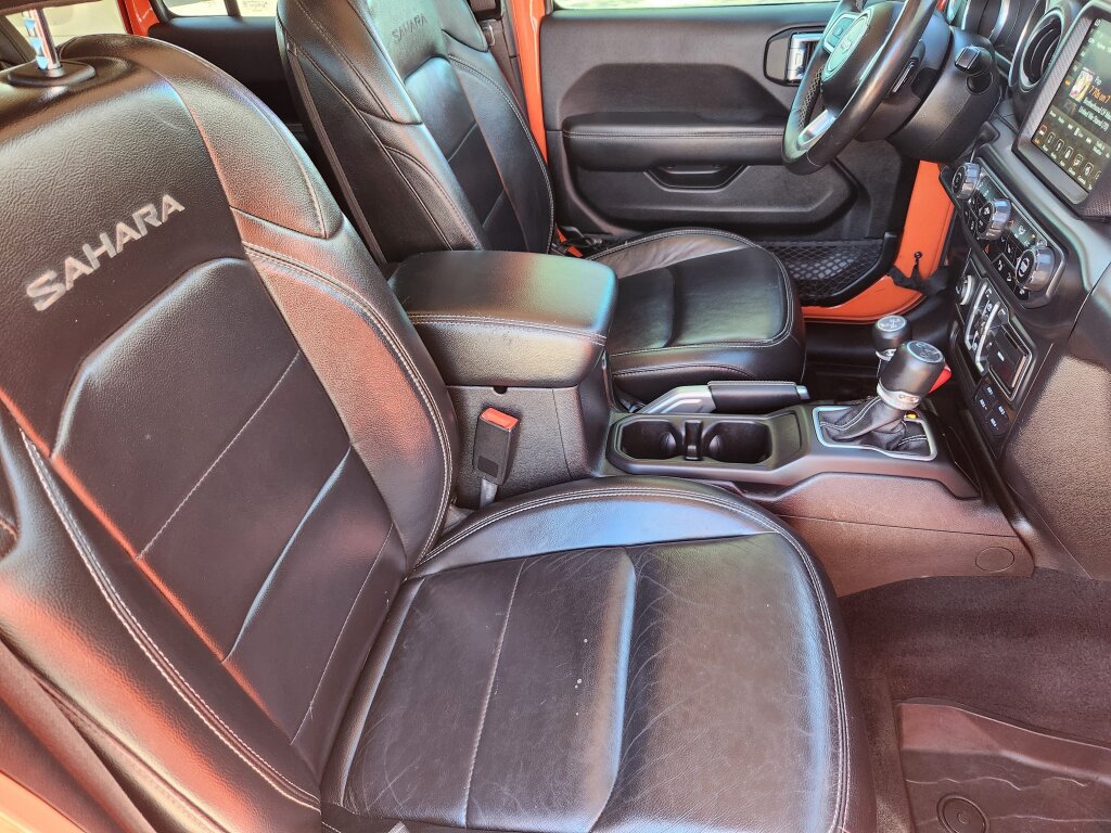 Used 2018 Jeep Wrangler Unlimited Sahara AWD/4WD image 14