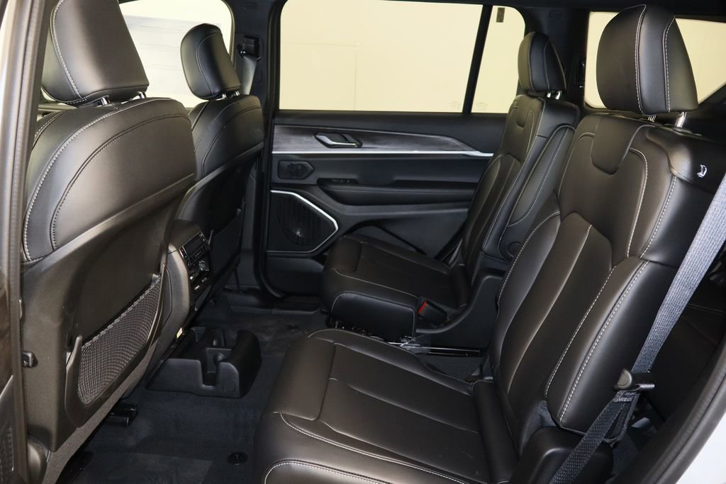 New 2026 Jeep Grand Cherokee L Limited image 17