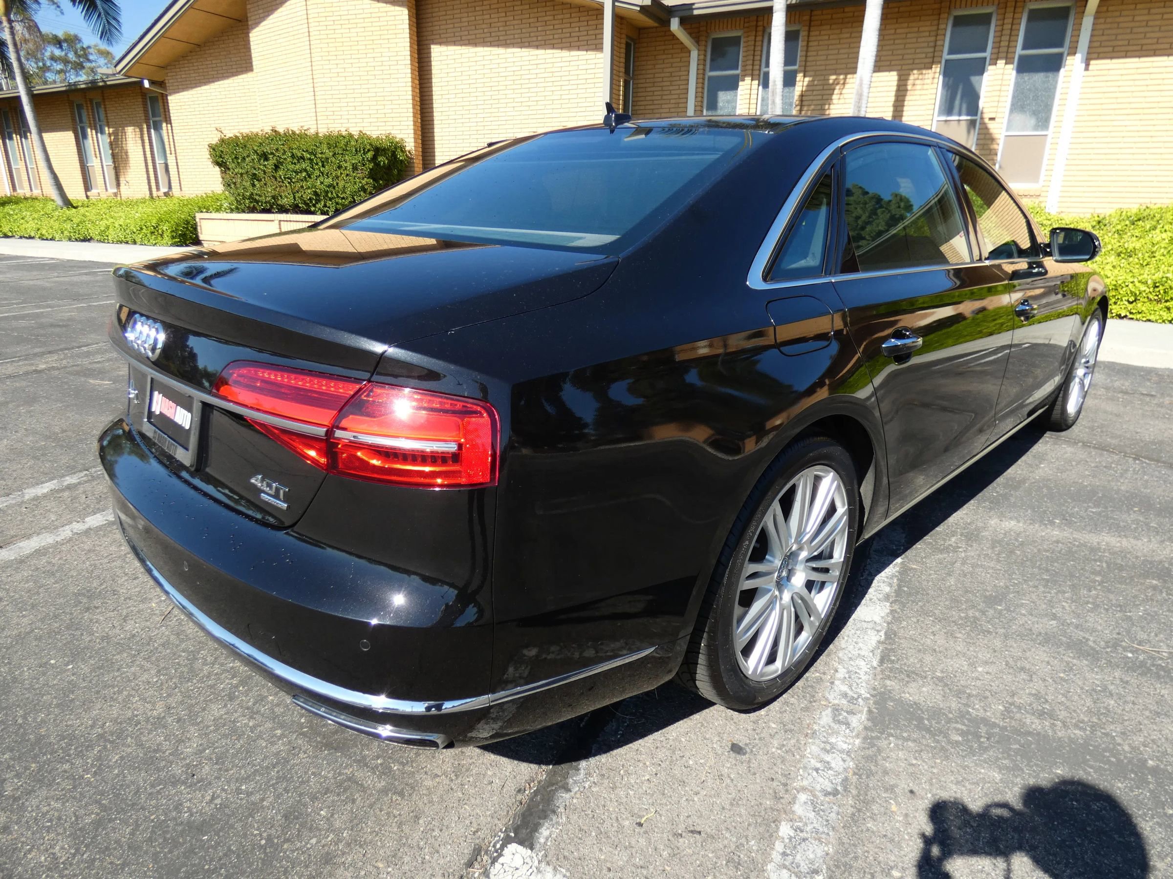 Used 2015 Audi A8 L 4.0T image 8