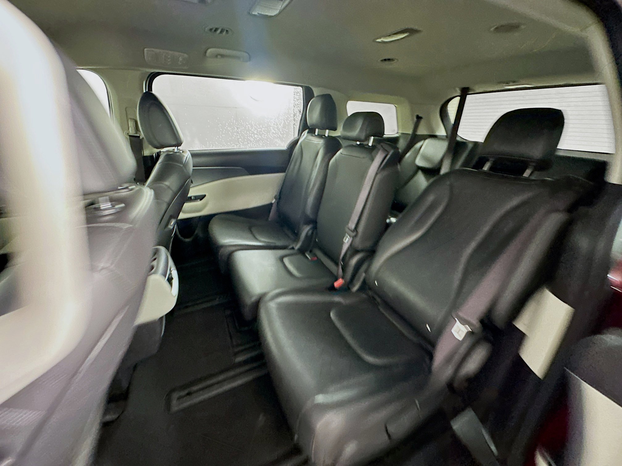 Used 2024 Kia Carnival LX image 26