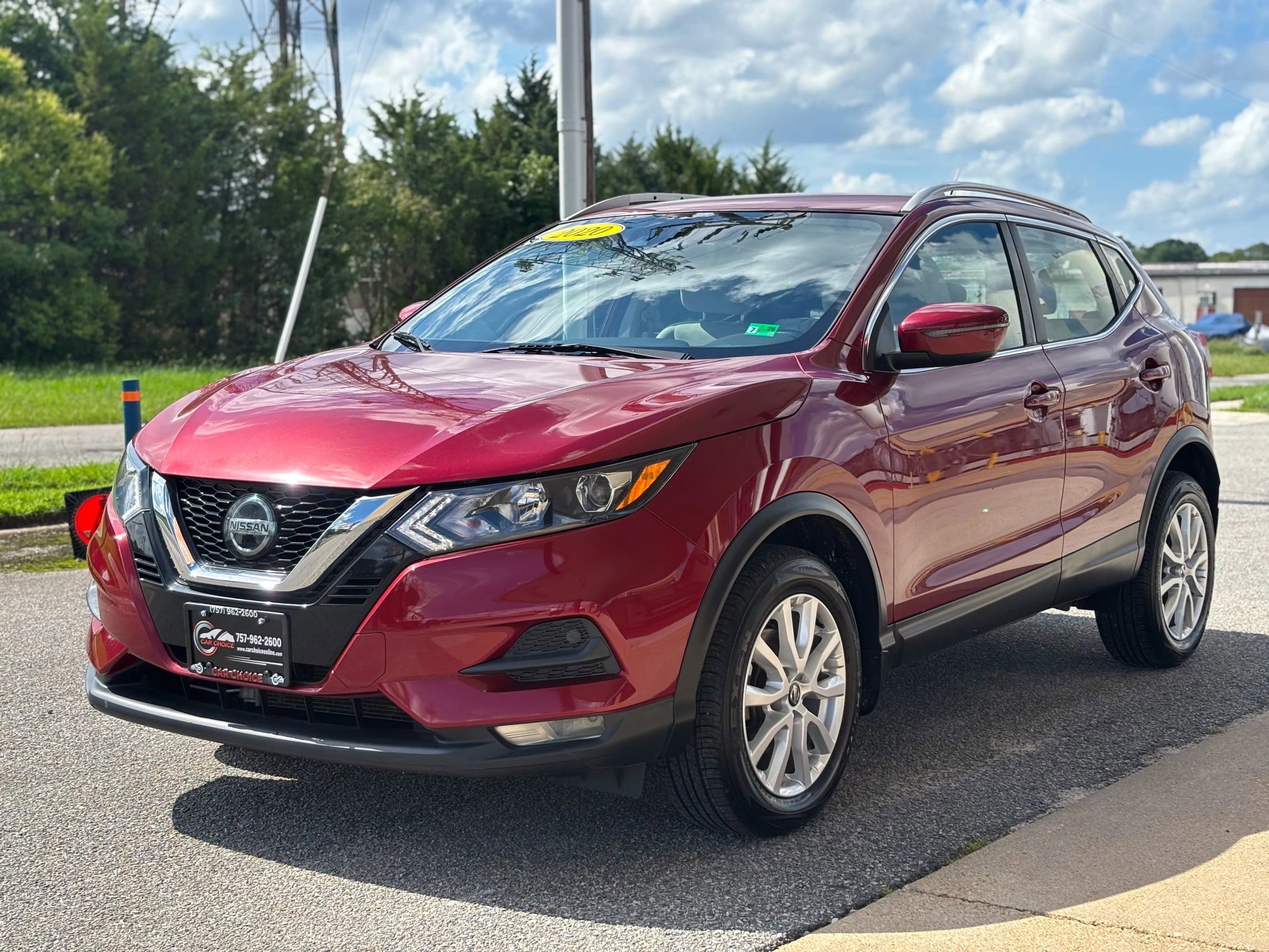 Used 2020 Nissan Rogue Sport SV w/ All-Weather Package FWD image 1