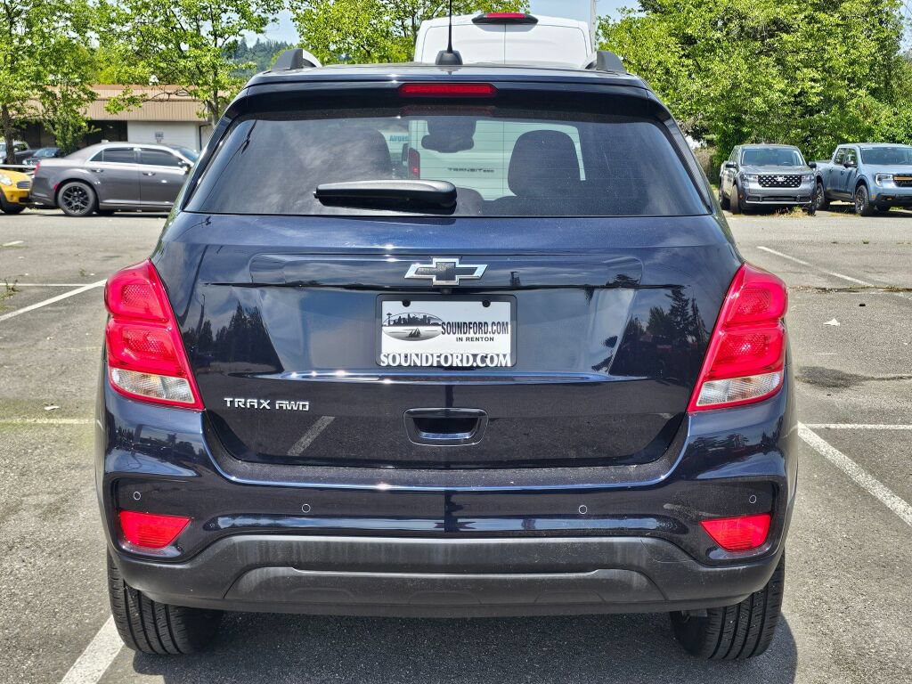 Used 2021 Chevrolet Trax LT w/ Premium Seat Package AWD/4WD image 4