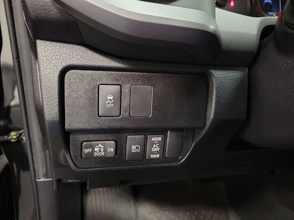 Used 2022 Toyota Tacoma TRD Off-Road w/ Technology Package image 20