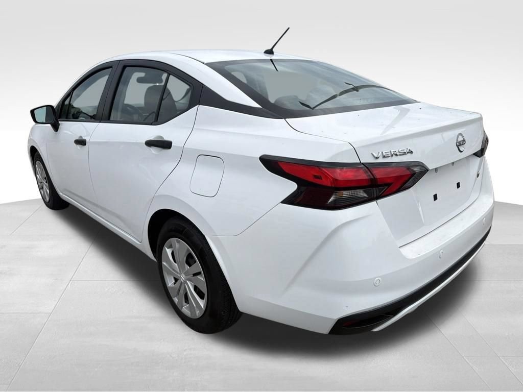Used 2025 Nissan Versa S FWD image 18
