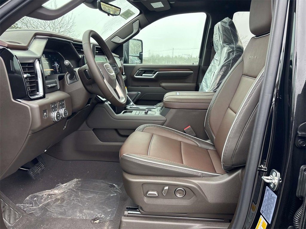 New 2026 GMC Sierra 3500 Denali w/ Denali Reserve Package image 5