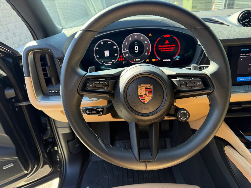 Certified 2025 Porsche Cayenne image 15
