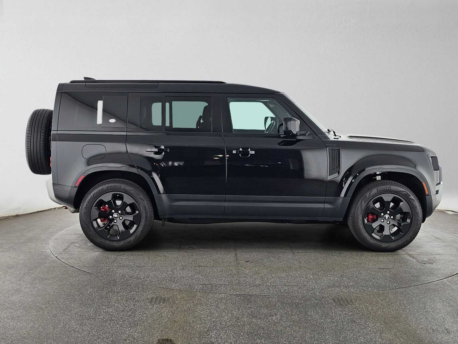 Used 2022 Land Rover Defender 110 S AWD/4WD image 6