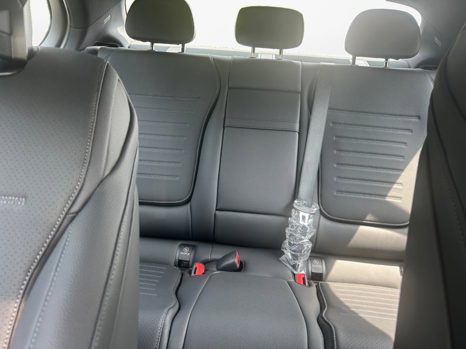 New 2025 Mercedes-Benz C 300 4MATIC Sedan image 12