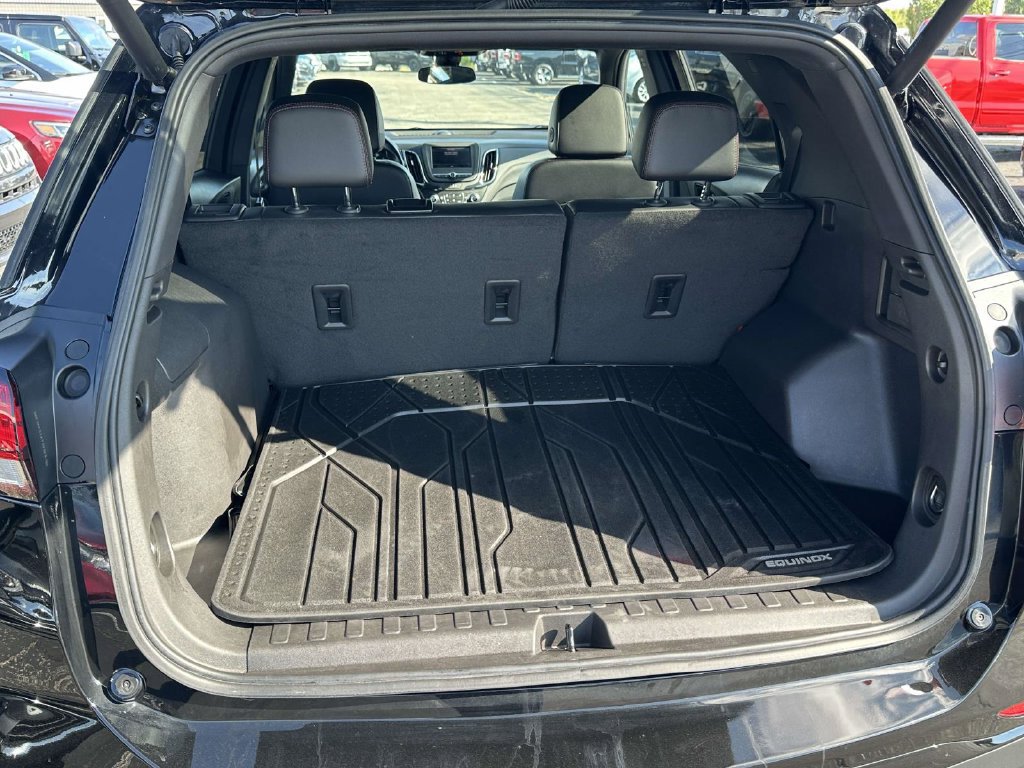 Used 2024 Chevrolet Equinox RS w/ LPO, Floor Liner Package FWD image 11