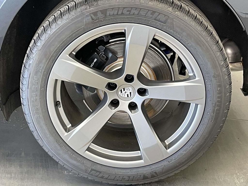 New 2026 Porsche Macan image 12