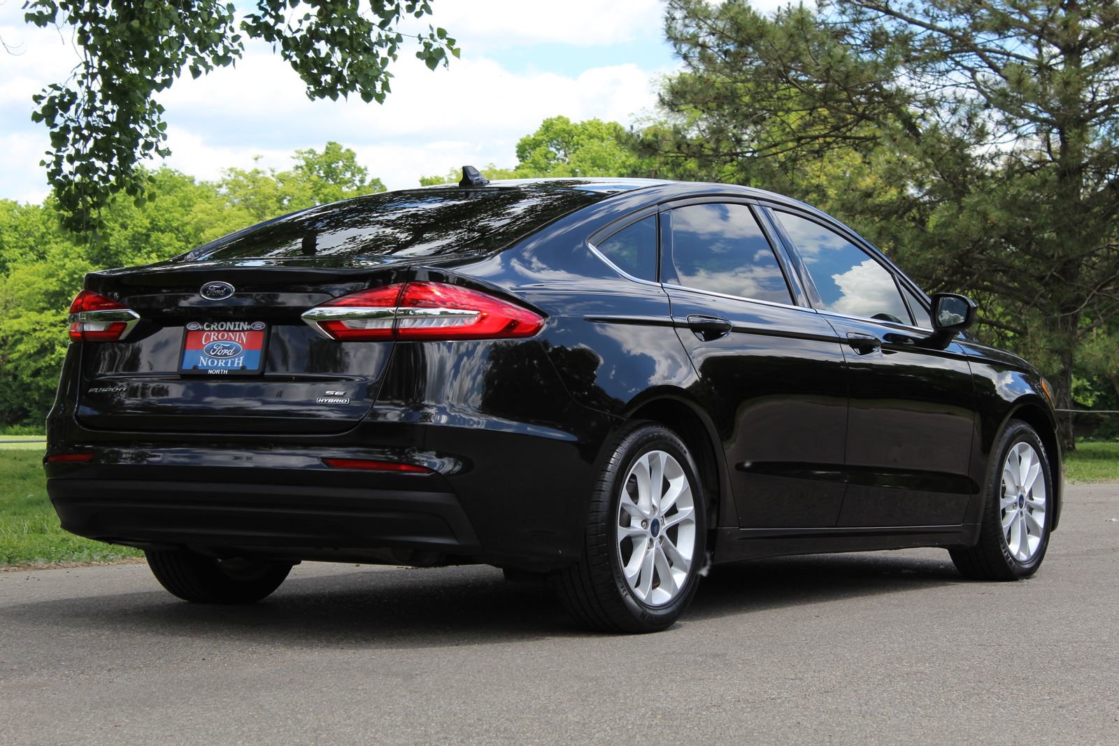 Used 2020 Ford Fusion SE FWD image 7