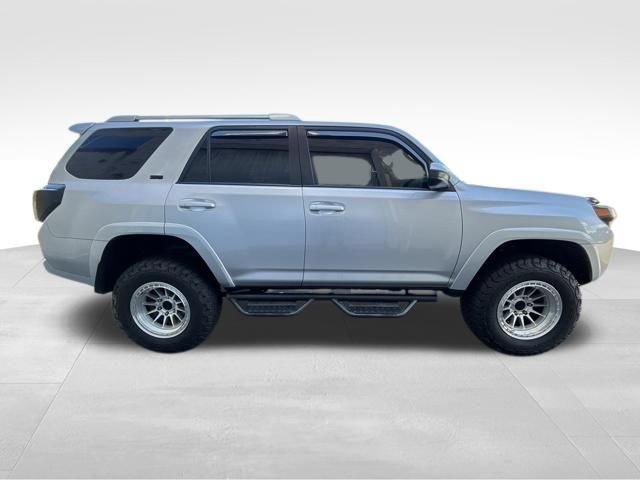 Used 2016 Toyota 4Runner SR5 RWD image 6