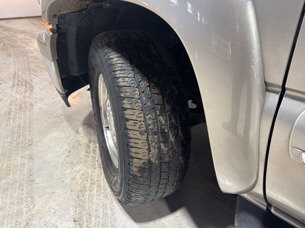 Used 2002 Chevrolet Tahoe LT image 3