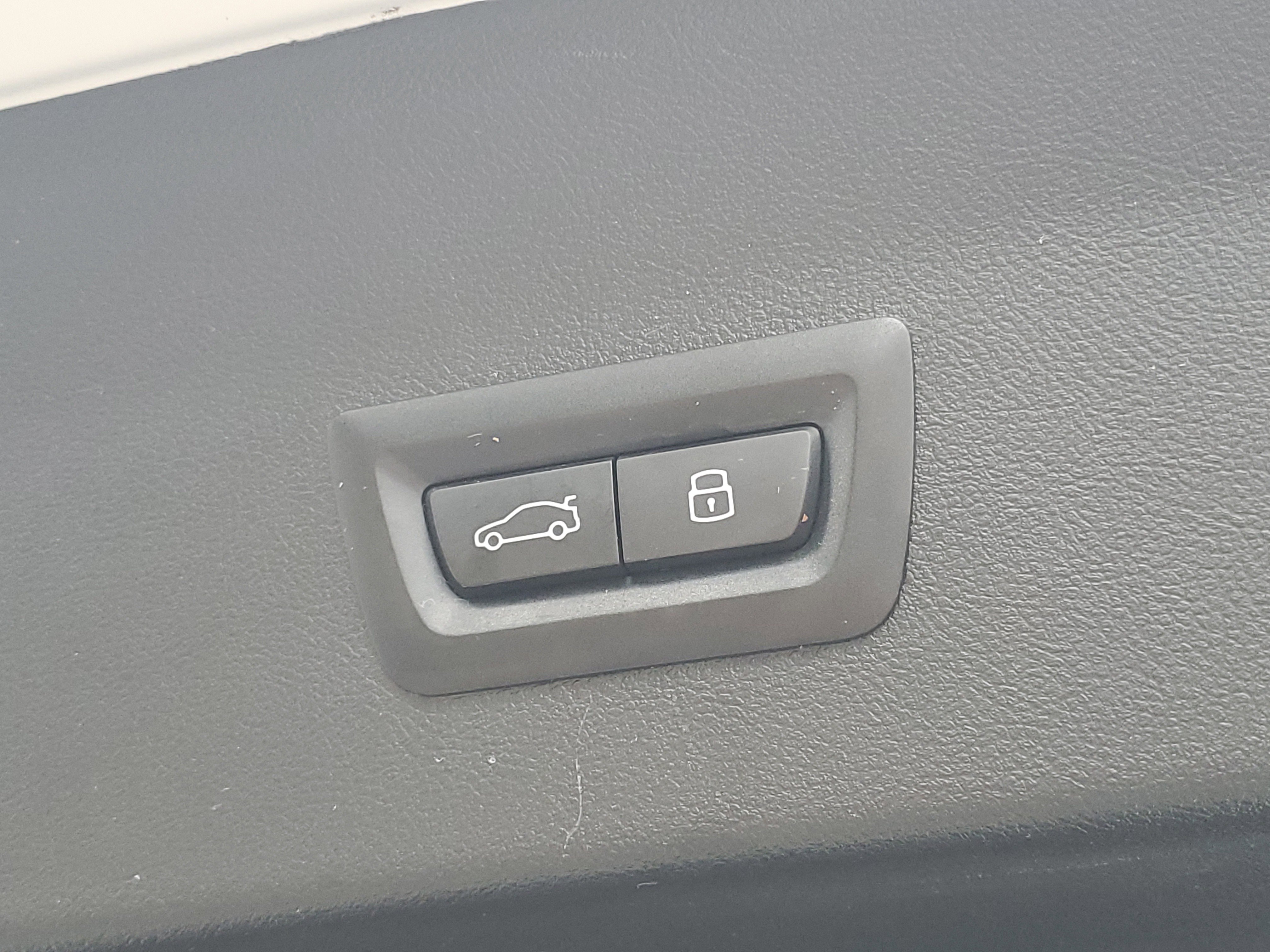 Certified 2023 BMW X4 xDrive30i w/ Premium Package image 27