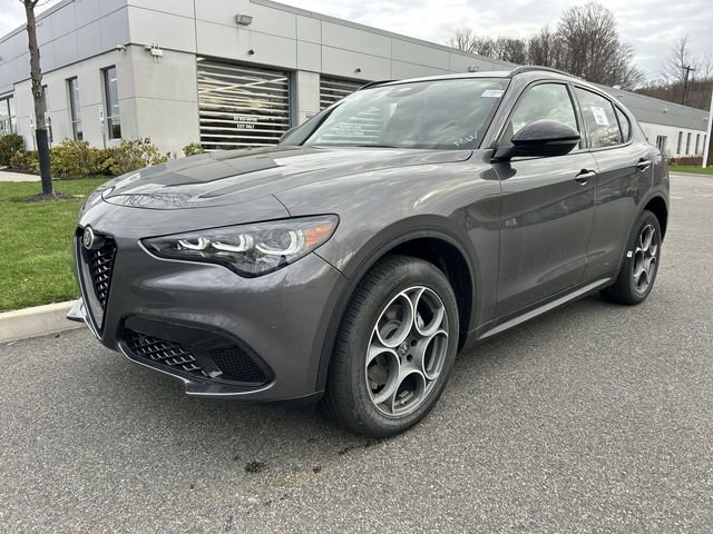 New 2026 Alfa Romeo Stelvio Sprint AWD/4WD image 4