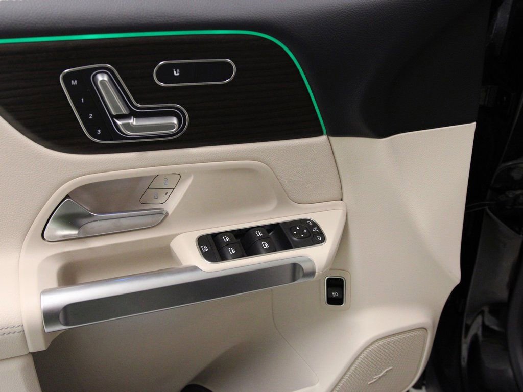 New 2026 Mercedes-Benz GLB 250 4MATIC image 15