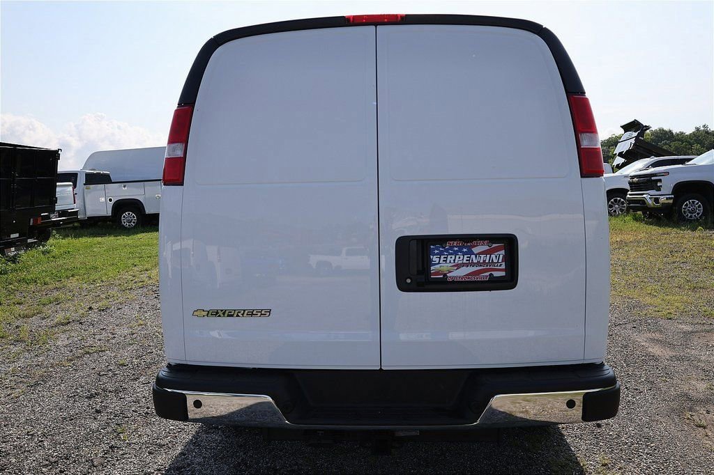 New 2025 Chevrolet Express 2500 w/ Driver Convenience Package RWD image 9
