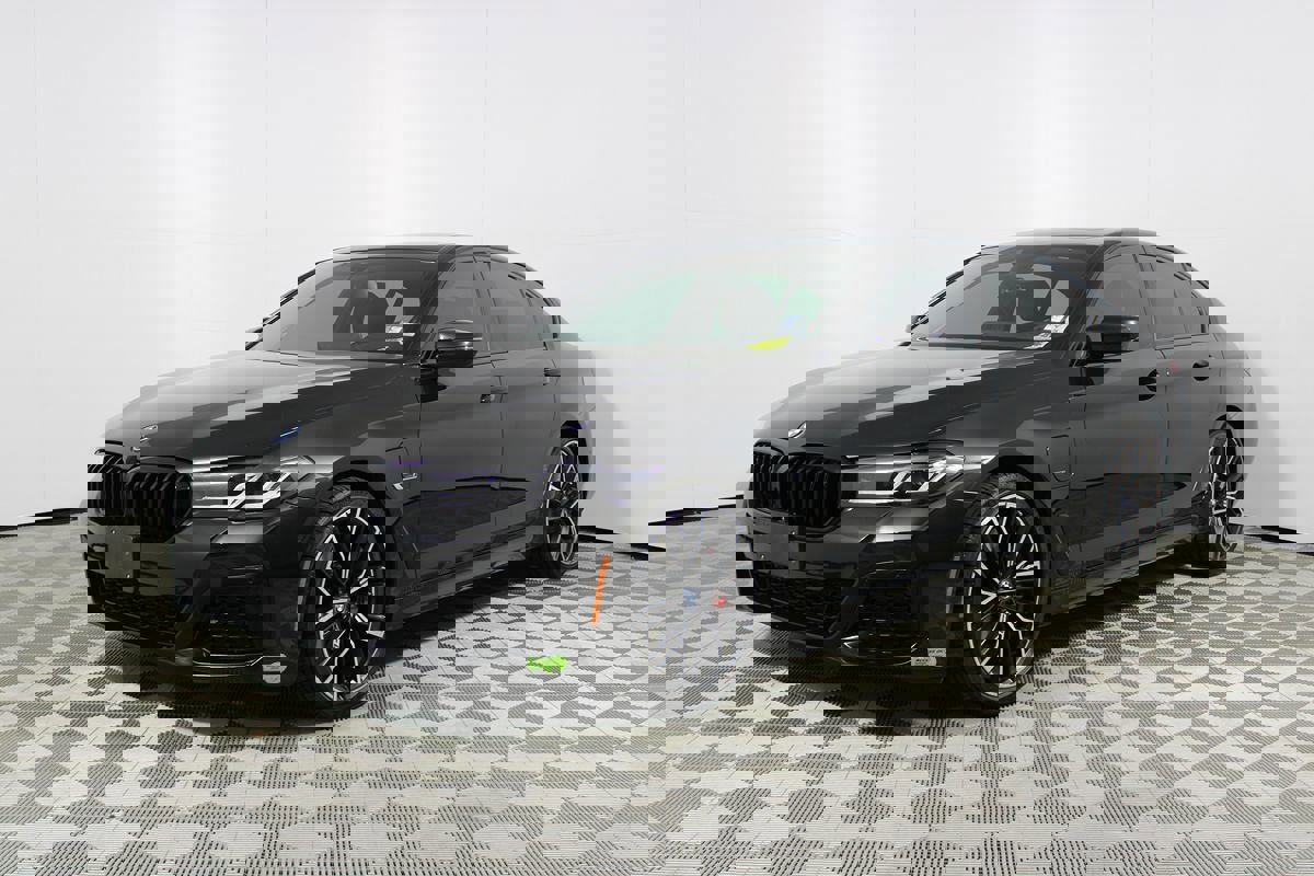 Used 2023 BMW 530e w/ M Sport Package image 33