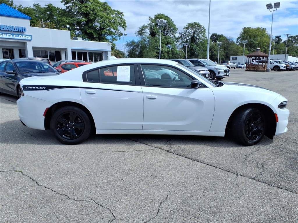 Used 2023 Dodge Charger SXT RWD image 3