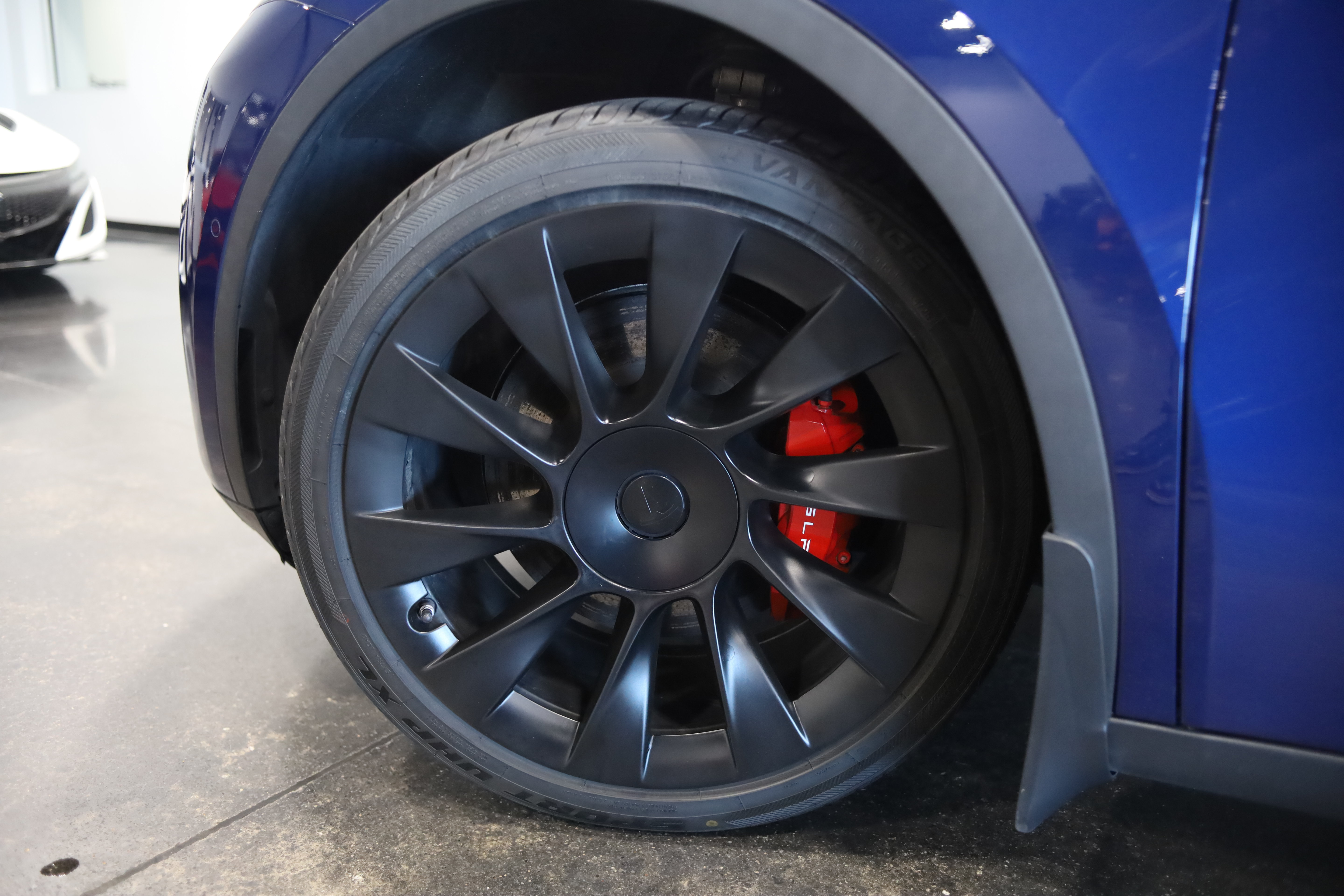 Used 2021 Tesla Model Y Long Range AWD/4WD image 13
