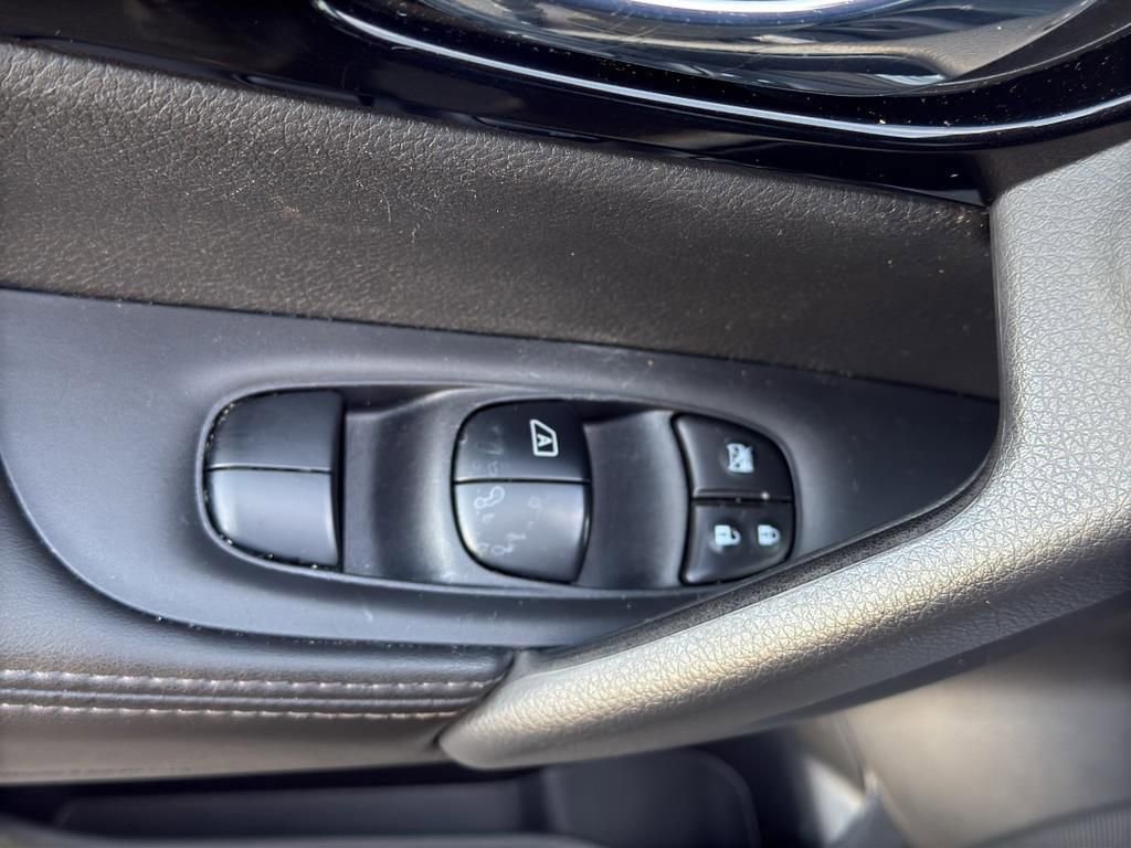 Certified 2022 Nissan Rogue Sport SV w/ Technology Package image 18