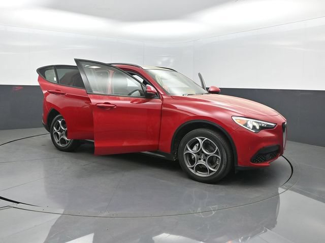 Used 2023 Alfa Romeo Stelvio Sprint AWD/4WD image 39