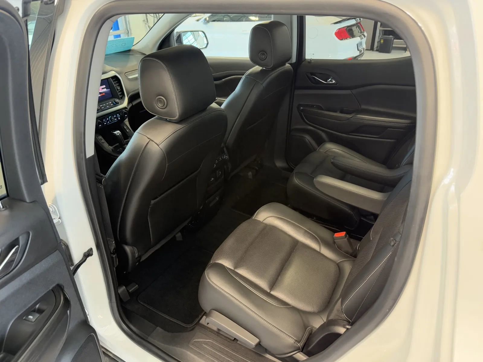 Used 2019 GMC Acadia SLT w/ Black Edition AWD/4WD image 14