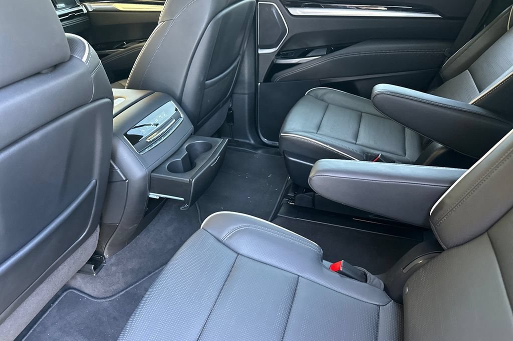 Used 2025 Cadillac Escalade Sport w/ Touring Package AWD/4WD image 9