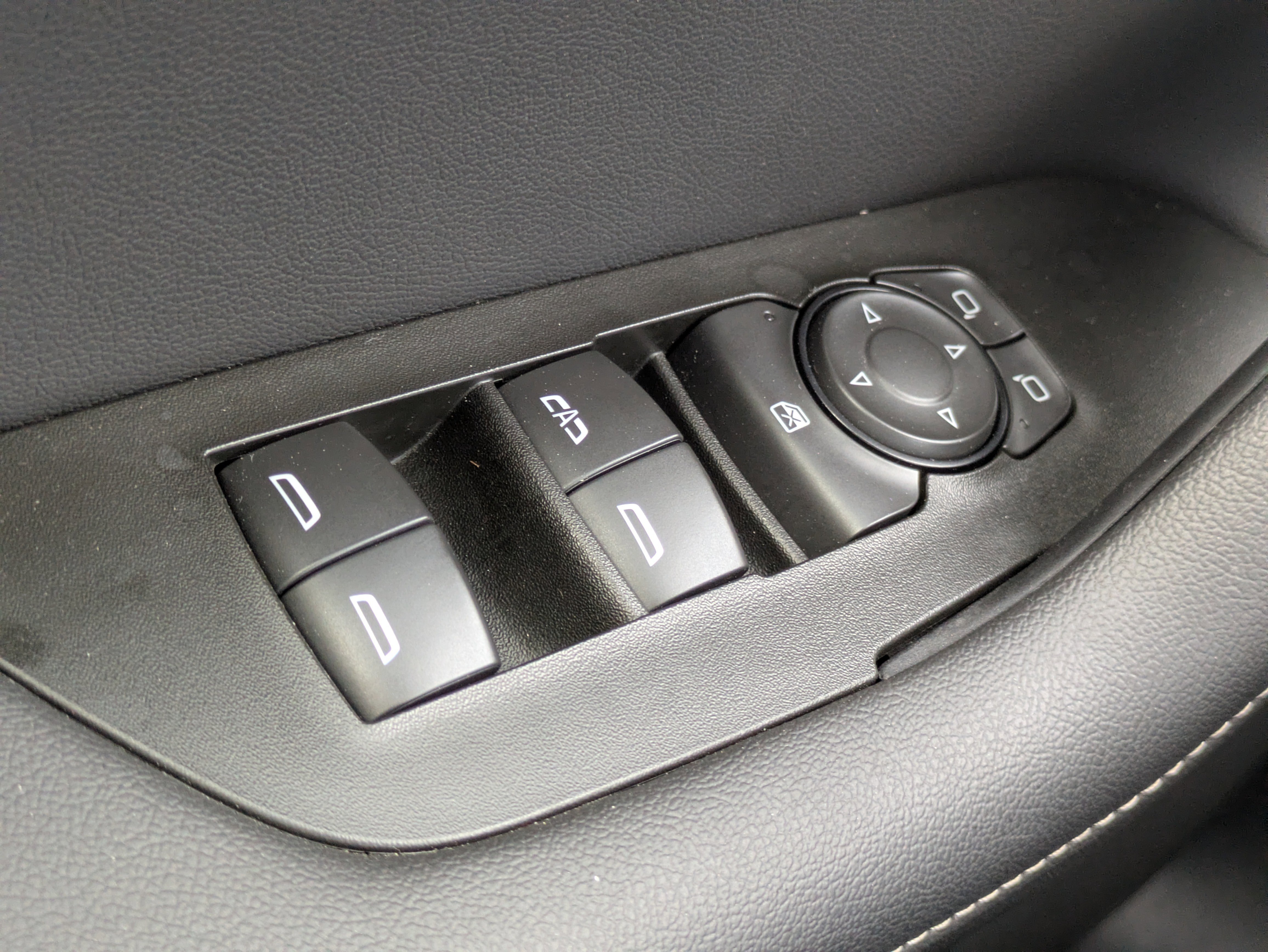 Used 2025 Chevrolet Blazer LT image 13