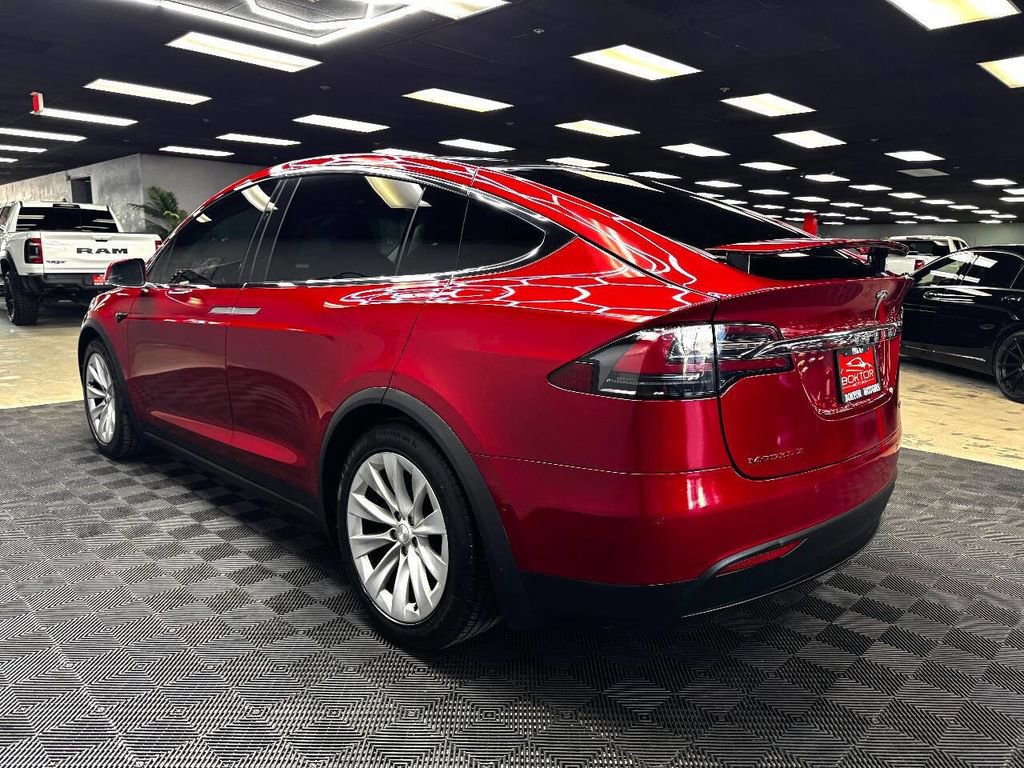 Used 2017 Tesla Model X 75D image 11