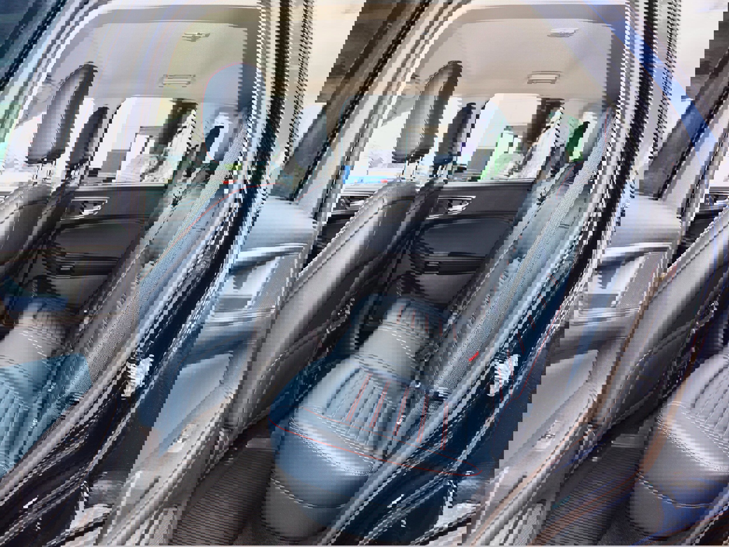 Used 2022 Ford Edge SEL w/ Sport Appearance Package image 16