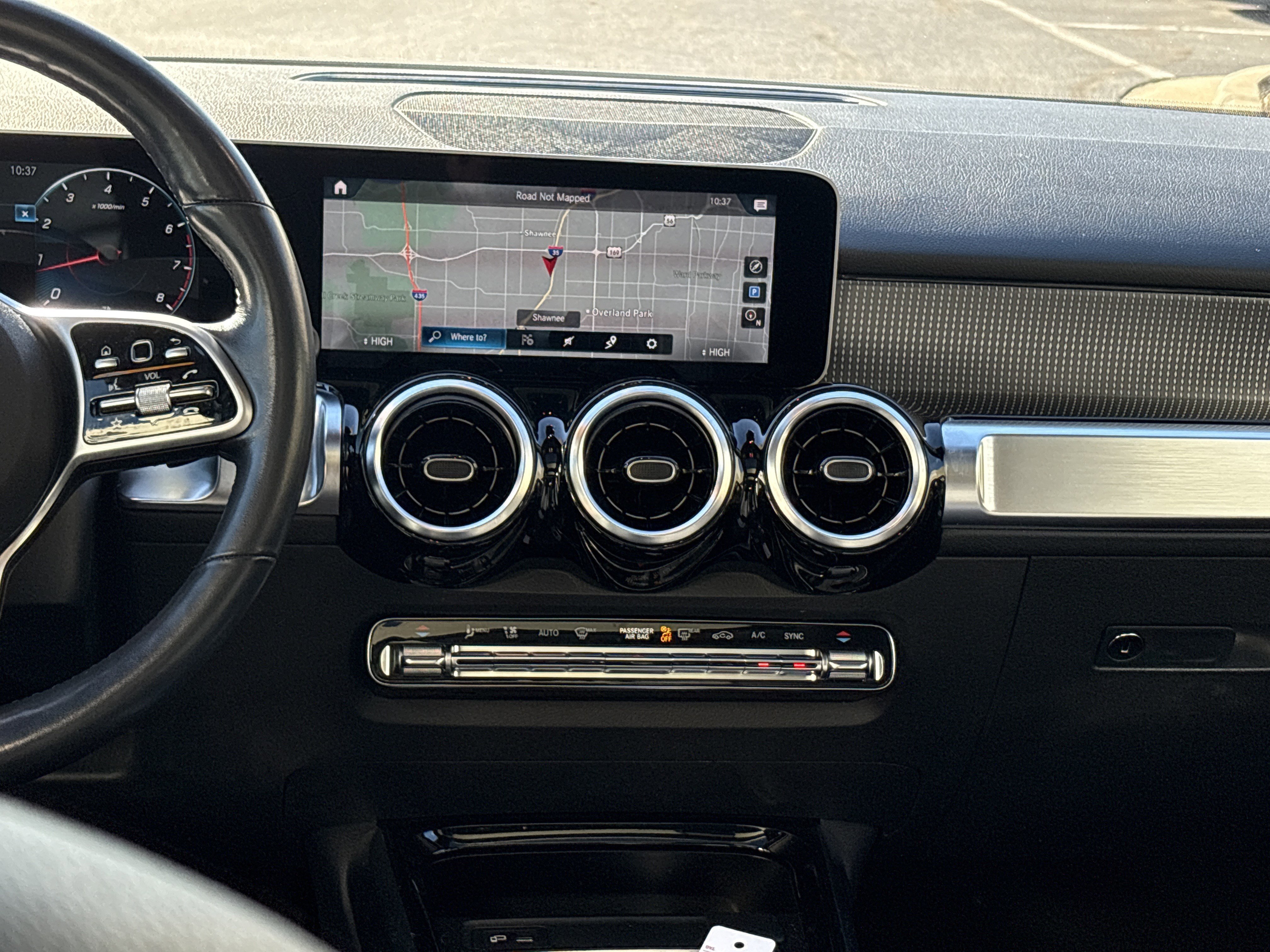 Used 2020 Mercedes-Benz GLB 250 4MATIC image 29