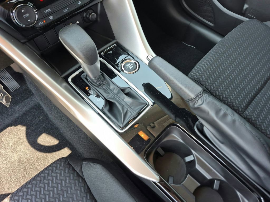 Used 2025 Mitsubishi Eclipse Cross ES image 15