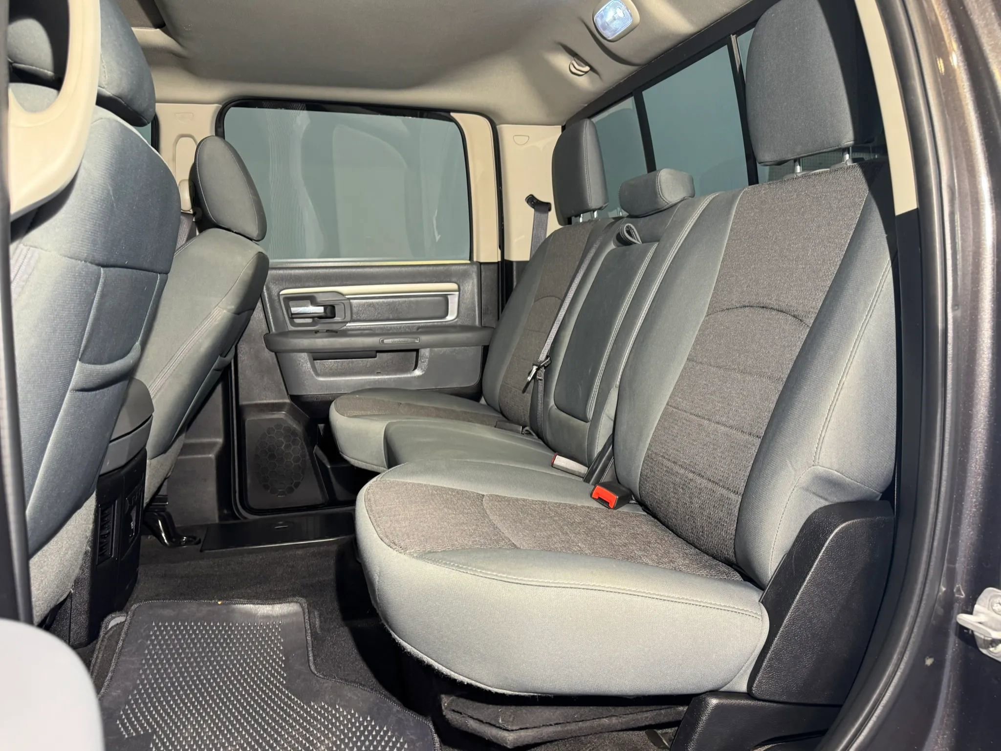 Used 2017 RAM 2500 Big Horn w/ Sport Appearance Group AWD/4WD image 27