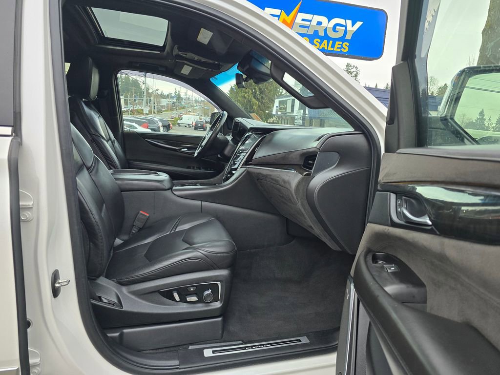 Used 2019 Cadillac Escalade ESV Platinum AWD/4WD image 11