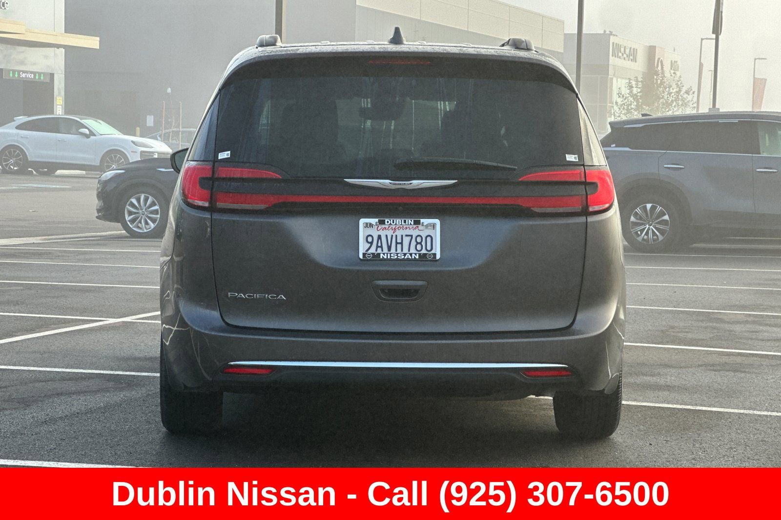 Used 2022 Chrysler Pacifica Touring-L FWD image 5