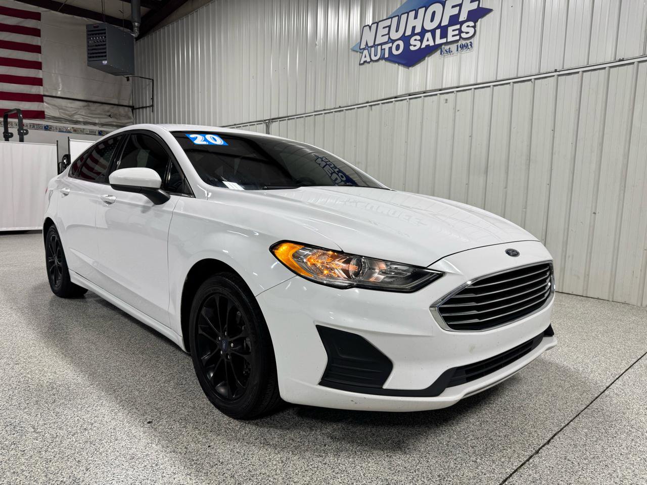 Used 2020 Ford Fusion SE image 1