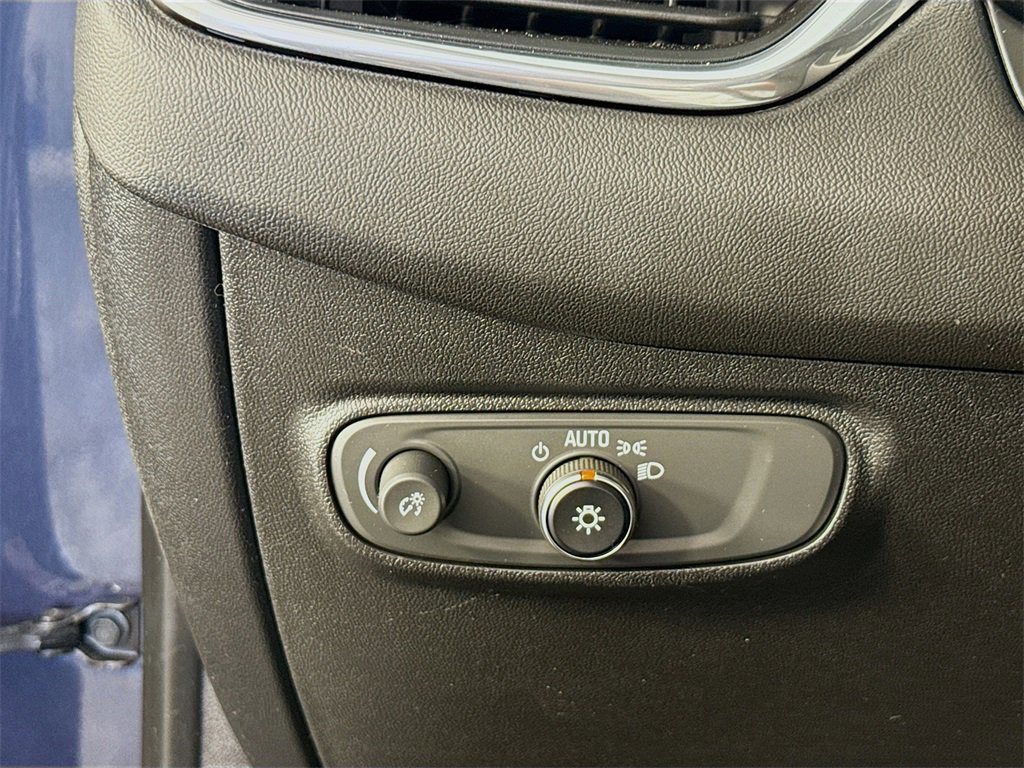 Used 2019 Chevrolet Equinox LT image 10