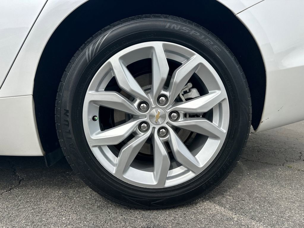Used 2017 Chevrolet Impala LT w/ Convenience Package image 20