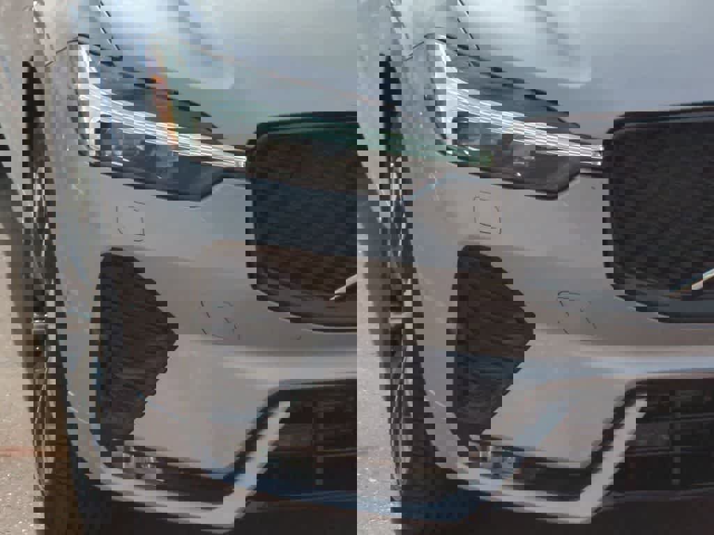 Used 2026 Volvo XC60 B5 Plus w/ Protection Package Premier image 10