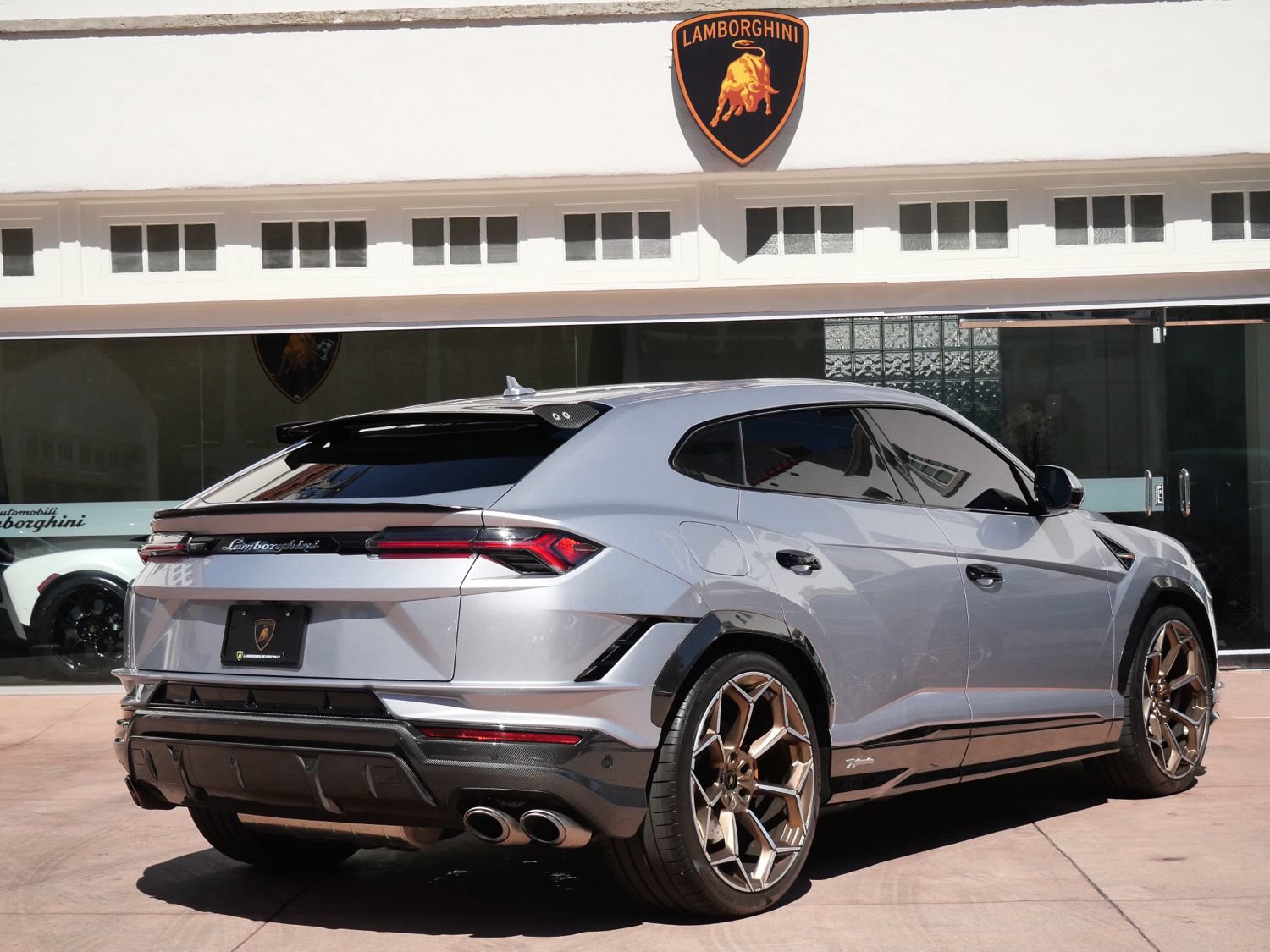 Used 2024 Lamborghini Urus Performante AWD/4WD image 3