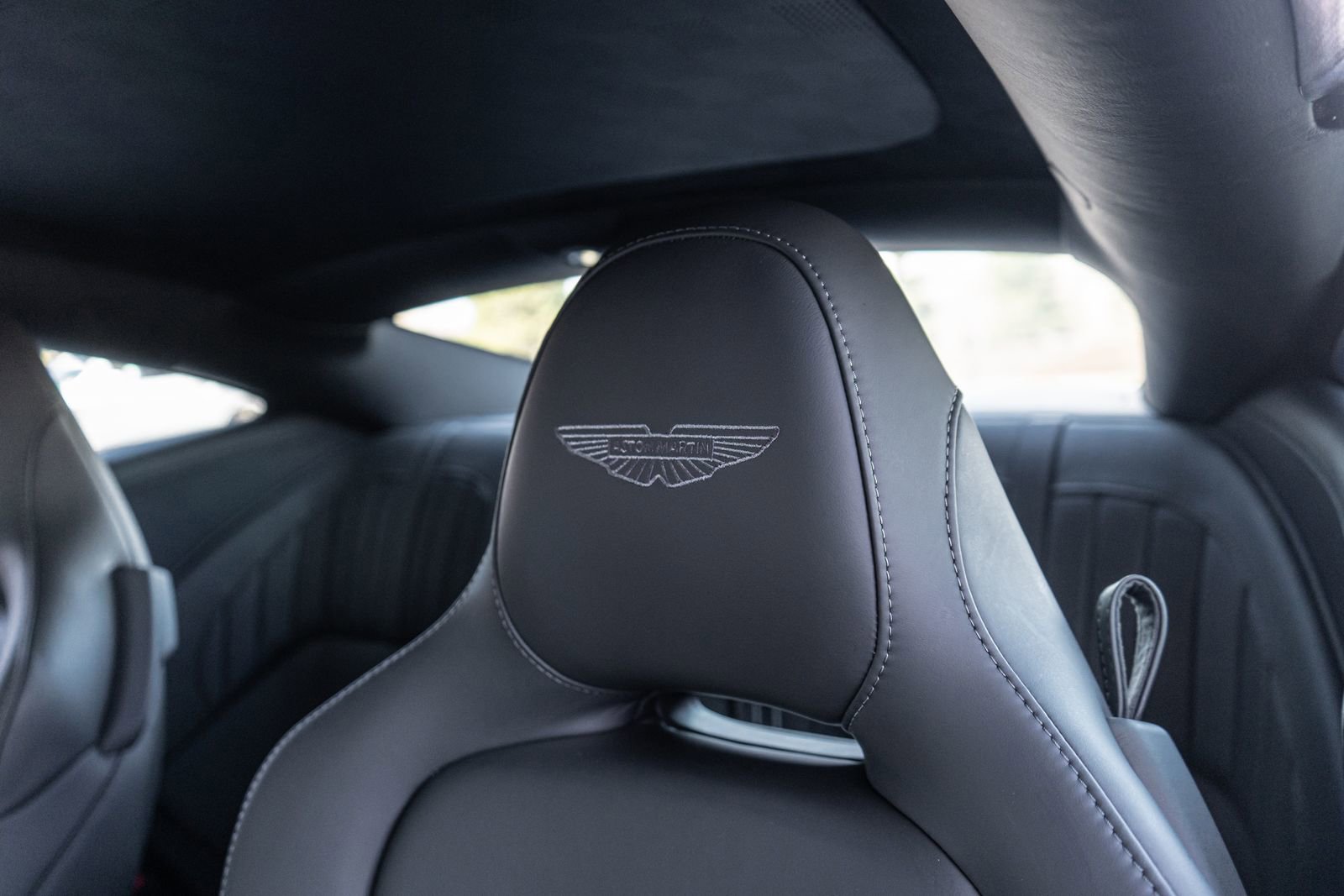 Used 2026 Aston Martin DB12 Coupe RWD image 29