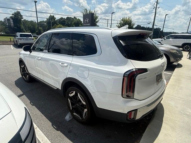 Used 2024 Kia Telluride EX w/ EX Captain's Chair Package FWD image 6