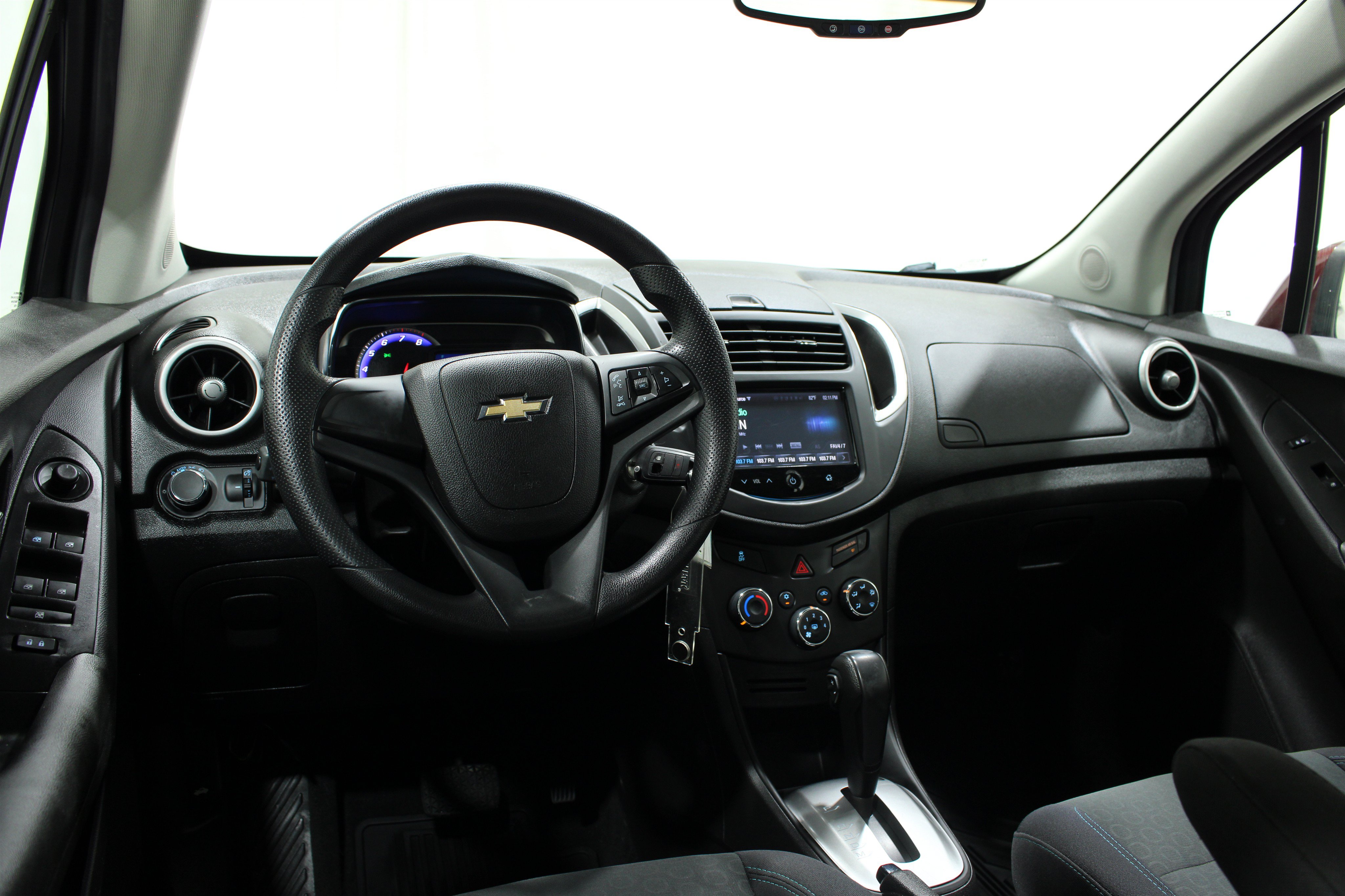 Used 2016 Chevrolet Trax LS FWD image 2
