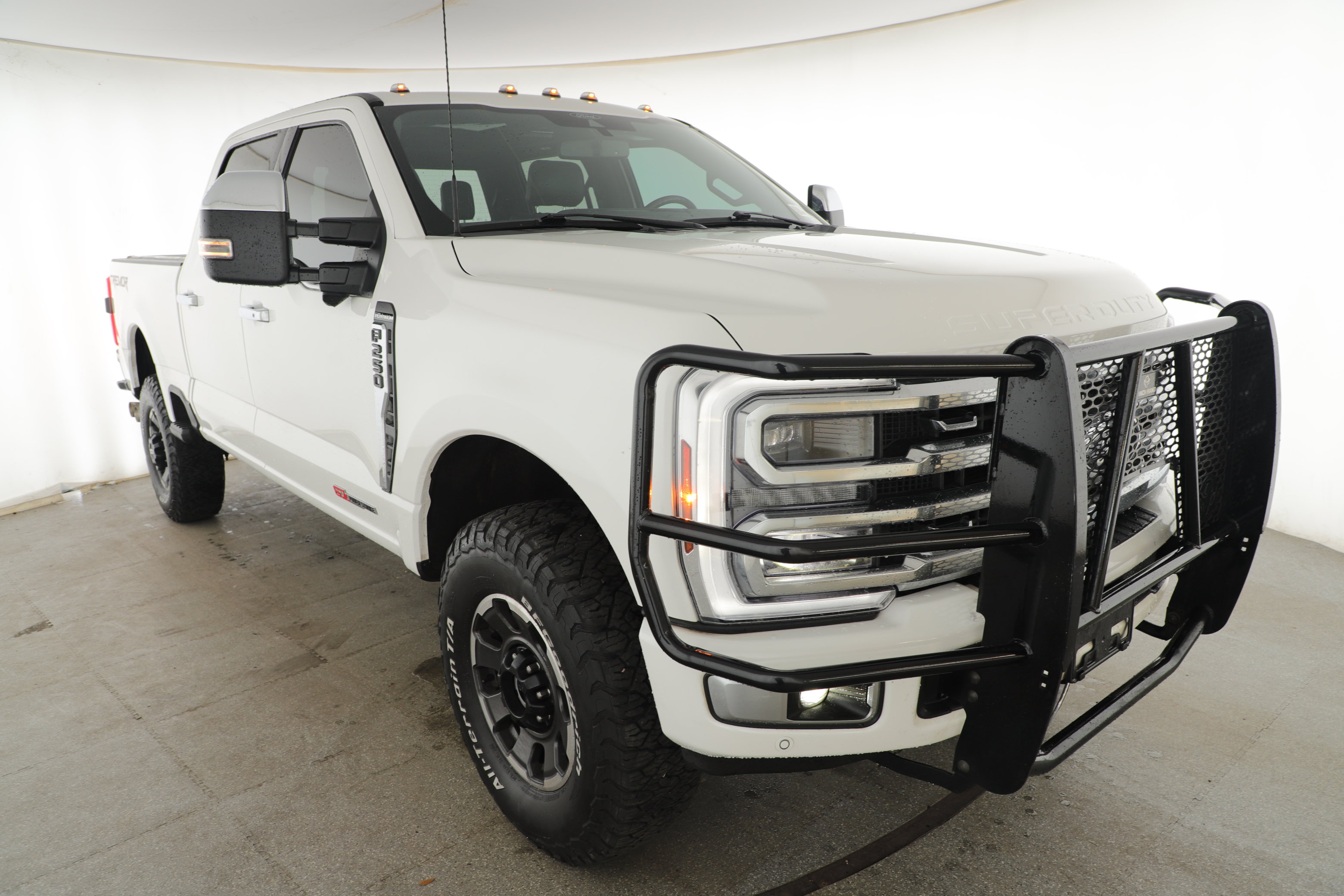 Used 2024 Ford F250 Platinum w/ Tremor Off-Road Package AWD/4WD image 3