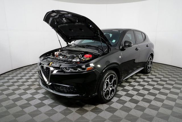 Used 2024 Alfa Romeo Tonale Ti w/ Active Assist Package AWD/4WD image 34