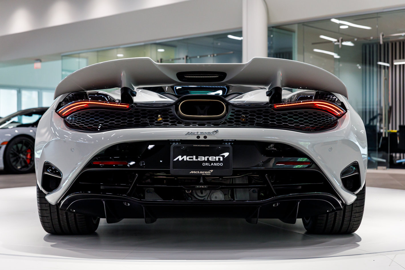 Used 2027 McLaren 750S RWD image 41